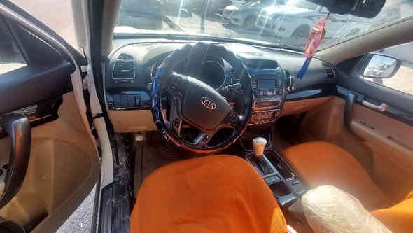 السلام عليكم سورنتو للبيع موديل ٢٠١٤ سياره مكفوله فقط دعاميه الخلفيه مصبوغه وهذا مو عيب شرعي السياره جديده بمعنا الكلمه مابي اي نقص سياره مال جناي السعر ١٧٠ بيها مجال
التواصل ع الهاتف: ***********
