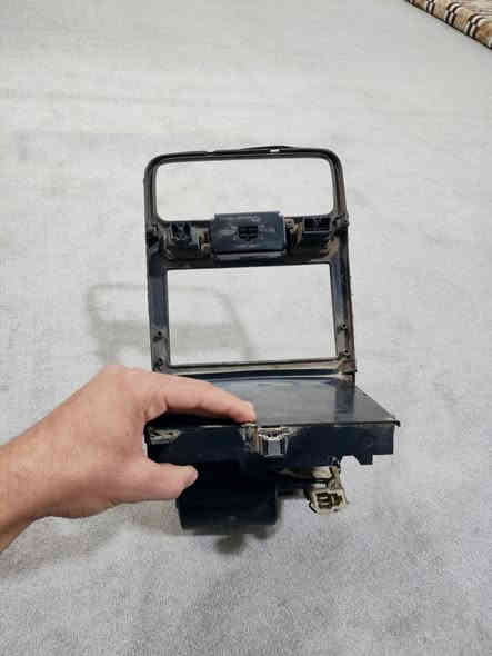 سلام عليكم
عندي هذا وجه مال مسجل نضيف 
مال سوناتا تو رايده ب45 وبي مجال حك جيتك 
مكاني الخالدية حي شهداء 
***********
