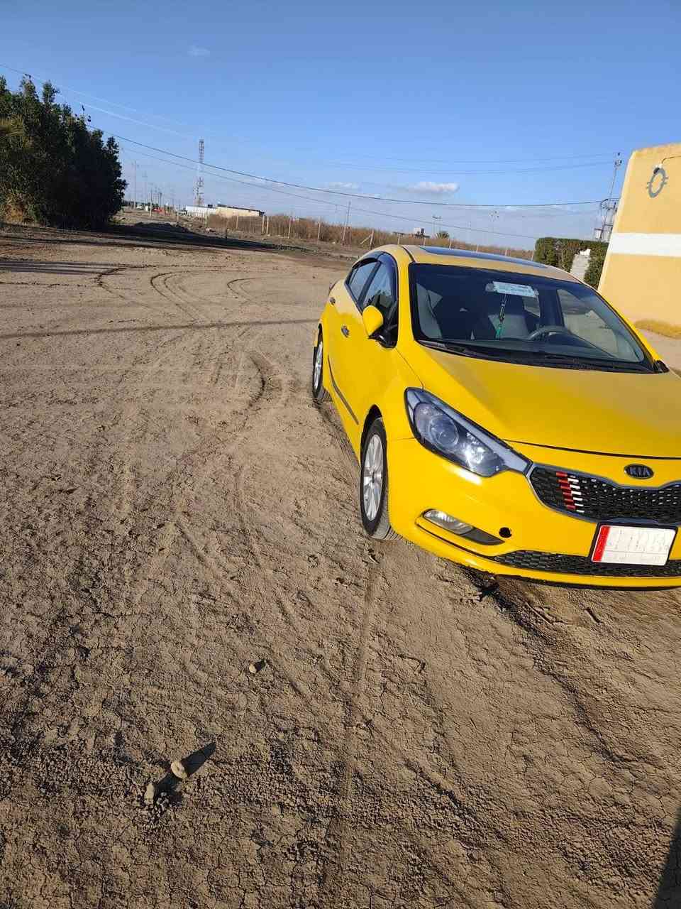 سلام عليكم سيراتو البيع موديل 2014 فول فتحة بصمة مري شفط تبريد قطعتين حادثهة جاملغ اليمن ماعابرة ***********
