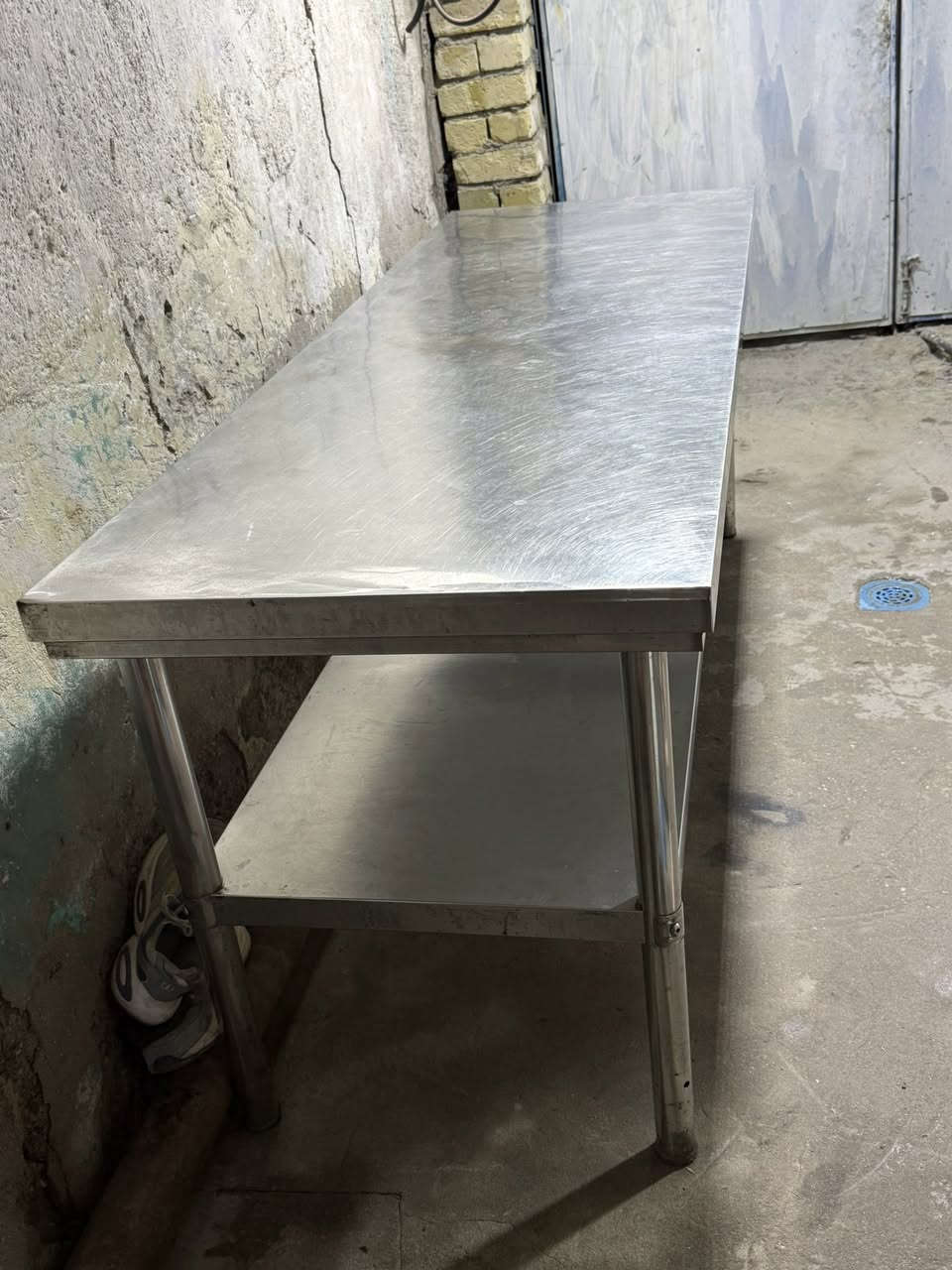 سلام عليكم ميز سل ستيل غذائي مقاوم للصداء والبكتيريا نضيف كلش شغل درجه اوله تفصال سعر 170 قفل مكاني بغداد شعب ***********
