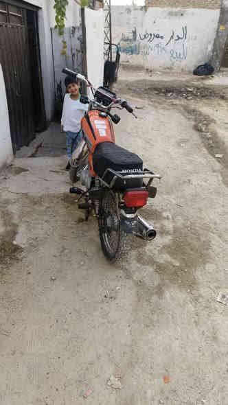 سلام عليكم اخون دراجه اربعه كير دراجه ماناقصه شي خيرات الله 2016 اوراق اصولي لي يريده هاذه رقمي عله الفيس مامتواجد ***********
السعر 600وبيه مجال الطيبين.
