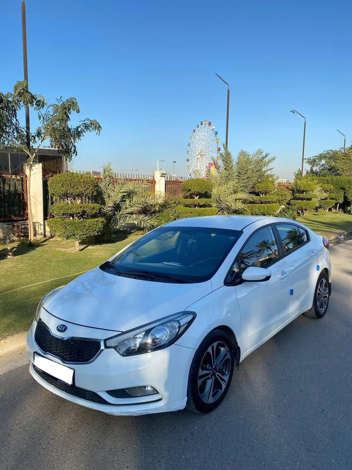 سلام عليكم
كيا سيراتو خليجيه كفاله من صبغ بيها بارد 
بلخشم مال جاملغ الامامي كد شبر 
وبلصندوك بيها شوي بارد جوه لرقم وبلحافه
الفوك ورصعات باقماره حالوب ٣ رصعات اوًاربعه بفقط كير مكينه حداده جاهزه تخم تاير 
رقم سليمانيه بسمي تحويل هزه جديده 
السعر ١٢٥$ وبها مجال حك لجيه 
مكاني مدينة الصدر 
***********
