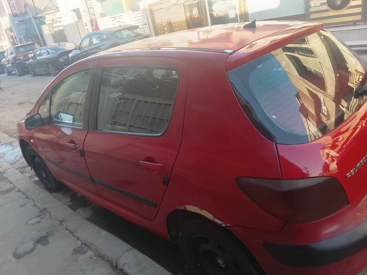 سلام عليكم بيجو ٢٠٠٥ حجم ٣٠٧ كير مكينه نضاف تبريد ثلج صدر ٧٥ بال ميه درايم شفتات جدد فلنجات تخم كامل جديد مع دسكات كهربائيات كلها شغاله ما عده شريط الهورن فقط جطل واحد ما بيها كيجات كلها شغاله  مكينه ناعمه كير تبديلته تخبل وتماتيك + عادي هزه جديده سنويه لل ٢٠٢٧ رقم نكليزي تكم شواصي لغود مكفولات السياره بيها قطع صبغ ابيع حزام السعر ٣٩ مجال بسيط عنوان بغداد الجديده هاتف *********** بغداد, العراق
