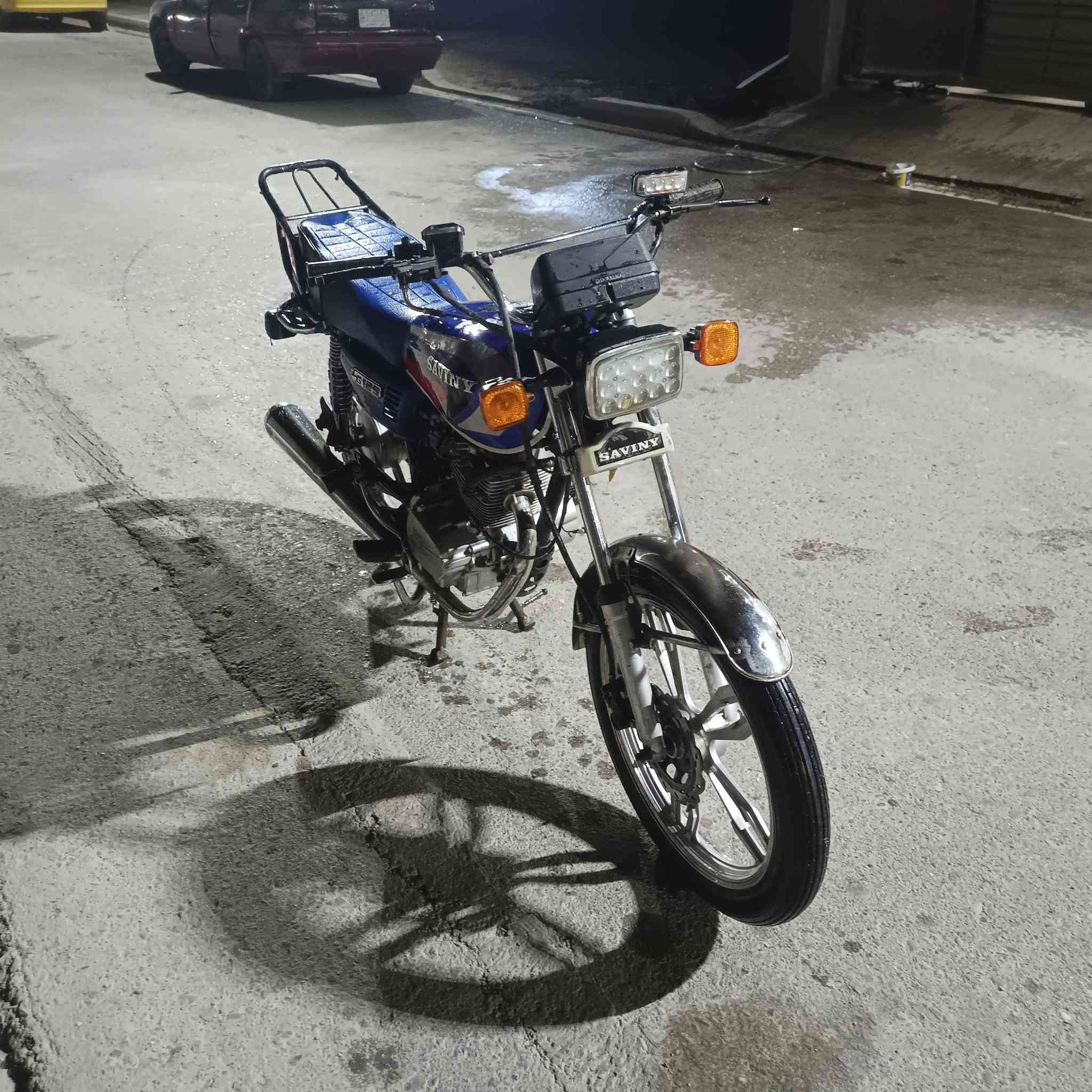 اسلام عليكم سيفان 21
محرك شلعه معدل
كهربائيات شغاله مابيه نفص
السعر  400 وبيه مجال
العنوان بلدروز ***********
