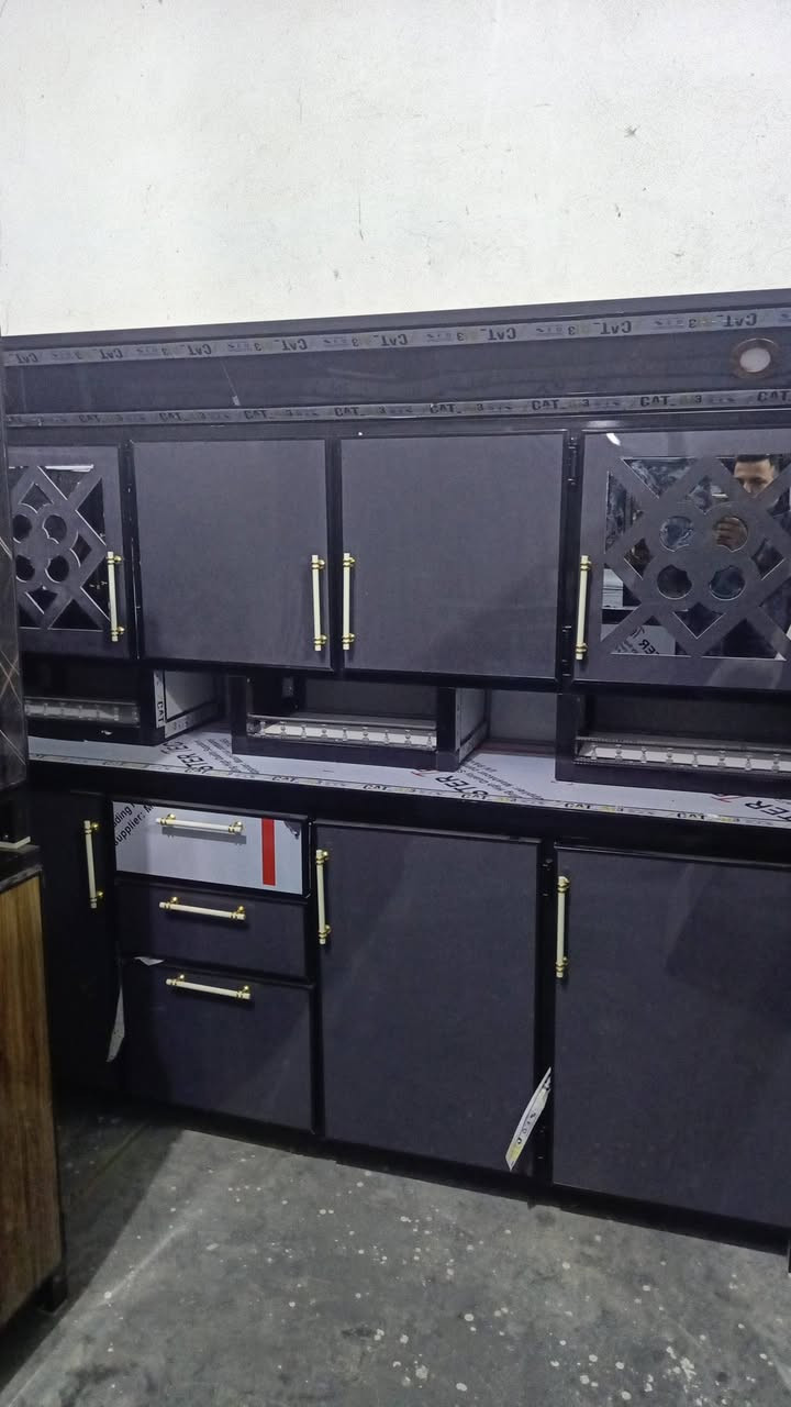 معرض الفرات للبيع جميع انواع الاثاث المنزلي المستخدم والجديدوبأنسب لاسعار مقابل دئره جنسيه القائم من جهه البرانيه بصف جسرالمشاة للاستفسارالاتصال برقم ***********متوفرواتس اب ***********
