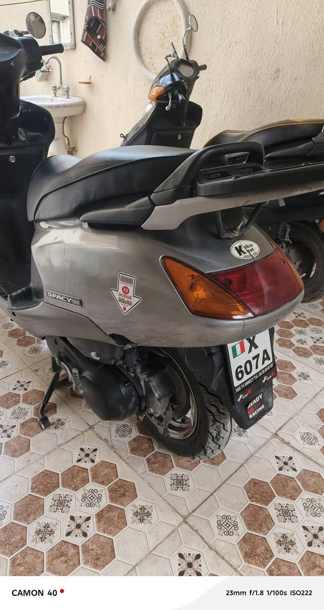 سبيسي ياباني للبيع الدراجه رمبه نضيفه ما مفتوح بيها برغي السعر ١١٠٠ وبيها مجال
المكان الكوت زين القوس 
متواجد خاص والرقم ***********
