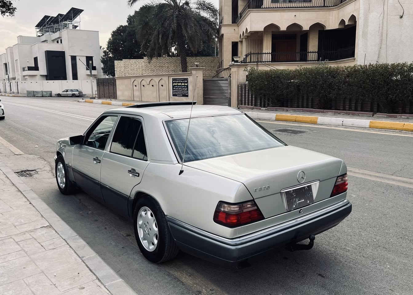 سلام عليكم للبيع بيبي شبح موديل ١٩٩٢ السيارة جاهزه و نضيفة
السعر ١١٠ 
للتفاصيل ***********
