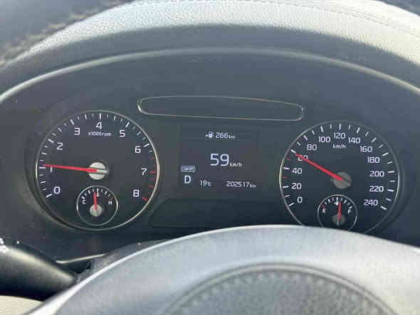 كيا سورنتو ٢٠١٨ رقم اربيل ٦ سلندر
ماشيه 200
بصمه
مثبت سرعه
4 وضعيات قياده 
كشنات كهرباء 
3 قطع تبريد 
جنطه كهرباء تفتح من تتقرب البصمه
مري شفط 
شاشه كبيره 
تخم تاير جديد
٨ نمره المرغوب

(بيها بنيد مرشوش  وبارد جوه الباب) 
السعر ٢٤٥ وبيها مجال
للاستفسار الاتصال ع الرقم ***********
