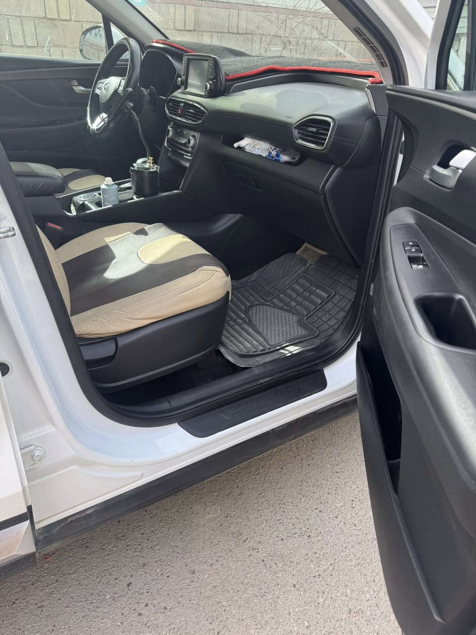 سنتافيا  فول الفول لمتد نظام الدفع الرباعي الحديثHtrac

مواصفات 

موديل 2020

ماشيه 87 فقط

ايرباك بردة 

رقم اربيل إنكليزي الجديد بأسمنا

المواصفات

شاشه  

 كامرة  خلفي 

اشاير كامره

4 ويل دفع رباعي

رادارات امامي خلفي جانبي

 4 وضعيات قيادة هاند بريك بصمة

كشن كهرباء
كشن  تدفئة 
بصمه تشغيل و ابواب 

فول تحكم ستيرن 

تبريد قطعتين 

لد نهاري

اشارة ترحيب وتفتح عند الاقتراب

محرك 2400

السعر 175 $ مجال بسيط

 وحادثها حادث السيارة نص جاملغ ونص من البنيد بدون دواخل

مكان السياره  بغداد /المنصور
للاستفسار والتواصل على الرقم ***********واتس اب موجود غير متواجد على الفيس وشكراً لادارة الكروب
