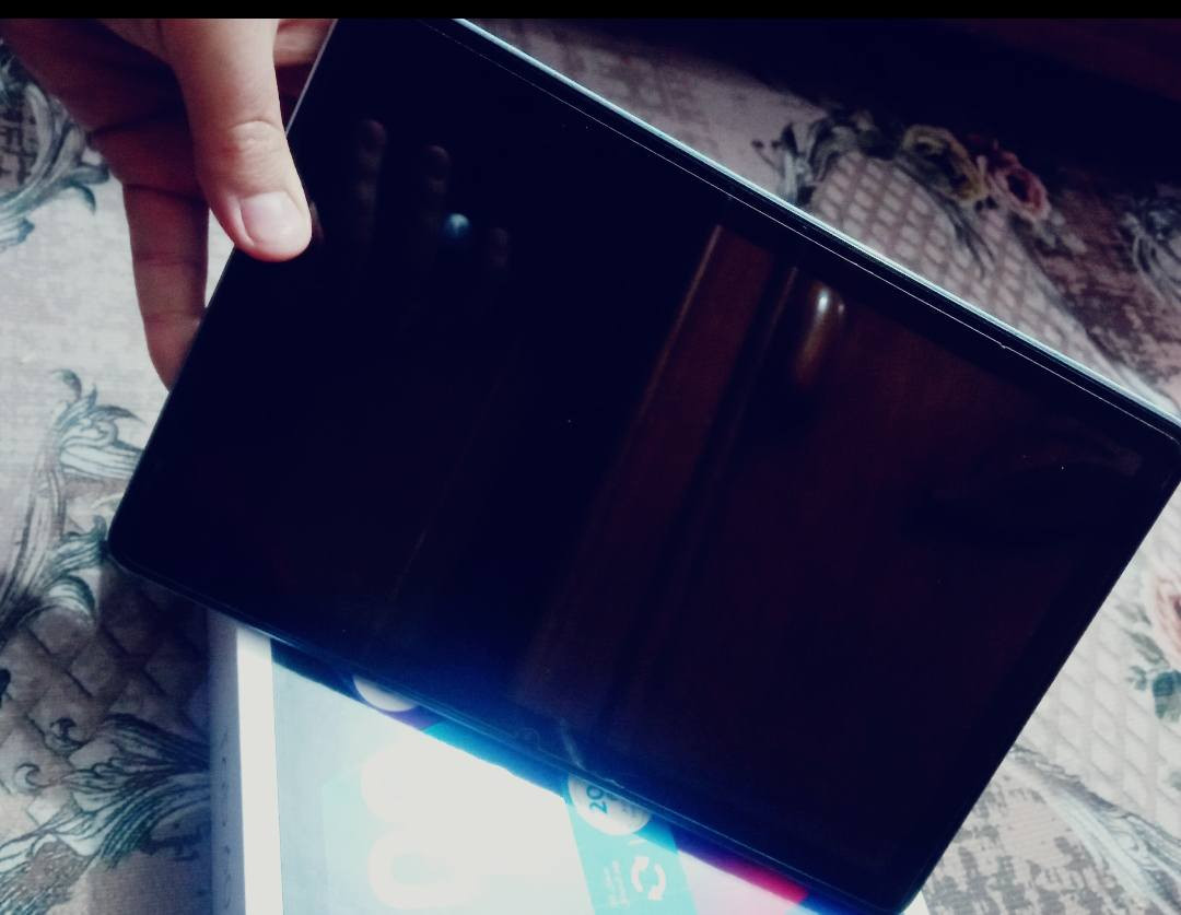 السلام عليكم ايباد للبيع اخو الجديد الاستخدام فقط شهر على الفحص غراضه كلهن موجودات نظافه فول حتى مصلح مداخل العنوان بابل للتواصل خاص ***********
