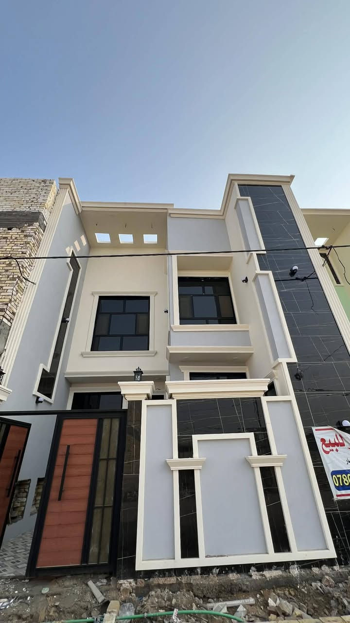 دار سكن للبيع
ديوانية التقية
 طابو زراعي سند 25 مشمول بالتطويب
داخل مجمع الروان النموذجي
بناء حديث طابقين مسلح 
بعده مامسكون 2025
موقع مميز جدأ على شارع 15 الرئيسي 
المساحة 150 متر الواجهة 7.5 متر 
يحتوي على..... 
غرف النوم عدد 3  نظام سويت __ أستقبال 
صالة__ مطابخ حار + بارد 
مجموعة صحية عدد 3
                       مراجعة
 مكتب مهدي العتابي للعقار ديوانية الجزائر مقابل فندق برج الامراء  
*********** مهدي العتابي 
*********** حيدر الفتلاوي
***********
