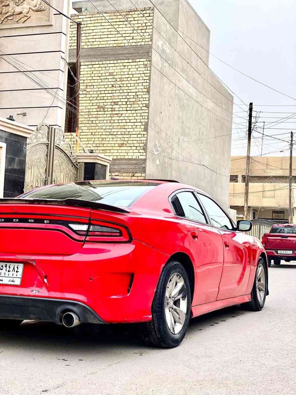 دوج جارجر SxT رقم بغداد
موديل 2020 اصل

وارد أمريكي  مكينه 3600

تو ويل

المواصفات 

-بصمة

-شاشة 

-كامرة دواره حساسات

-كرسي كهرباء

-قطعتين تبريد 

-تشغيل عن بعد

السيارة جديدة  كير مكينة صدر تخم تاير.             مصبوغة احزام 

جماليه 

مكانه دياله سعره 165 

***********
