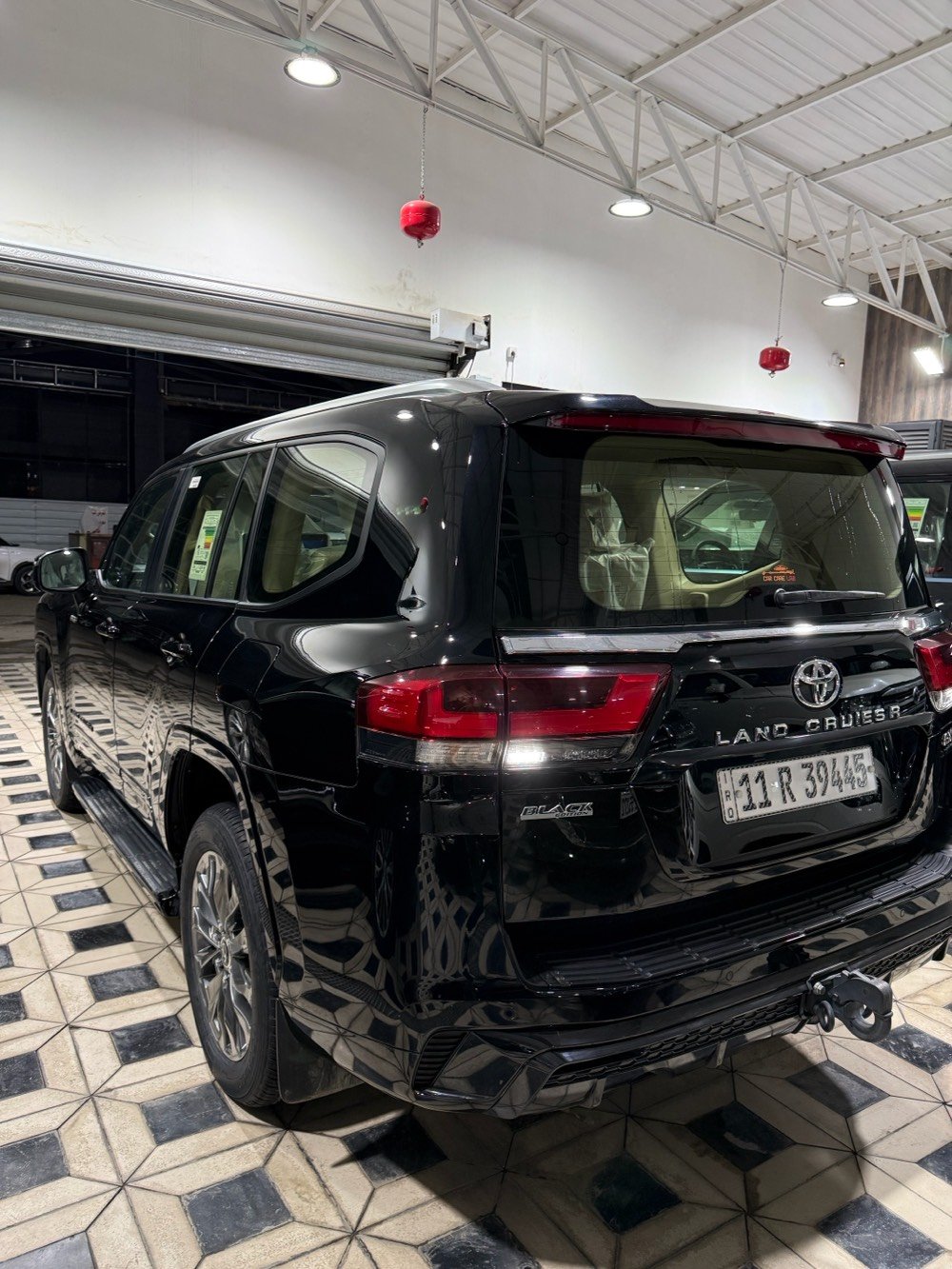 * لاندكروزر GXR لمتد بلاك ادشن 2024 رقم بغداد مستعمل 
* ⁠سعد العبيدي (7700637589)
* ⁠الموديل : 2024 
* ⁠الفئة: GXR / LIMTE بلاك 
* ⁠السعر (68.000 $) دولار 
* ⁠اللون اسود رقم بغداد 
* ⁠العدد (زيرو)داخل جلد (بيجي 
* ⁠محرك  6 سلند (4000) 
* ⁠لد شباك امامي 
* ⁠شباك امامي اسود بلاك 
* ⁠علامات البلاك الخمسة 
* ⁠ترايش ابواب اسود 
* ⁠كتابات اللمتد ولاندكروز الاسود
* ⁠سبايدر  خلفي شمعة
* دعاميات كت (لحاية) 
* ايرباك عدد (8)
* ⁠بصمة تشغيل بصمات ابواب عدد (5) 
* ⁠شاشة امامية كبيرة 
* شاشات خلفية عدد (2)
* ⁠كامرات عدد 4 (360 درجة) 
* ⁠فتحة سقف (سلايت) 
* ⁠كراسي الامامية كهرباء 
* كراسي الامامية تبريد 
* ⁠مقاعد (7) راكب دفع رباعي (4 * 4) 
* ⁠ثلاجة وسطية جنطة كهرباء 
* ⁠تشغيل عن شاحن واير ليس 
* ⁠حساس امامي خلفي 
* ⁠مري طي كهرباء ويل (20 انج)
* ⁠وباقي مواصفاتGXR المتد  البلاك المعروفة 
* ⁠السعر (68.000 $) دولار 
* بغداد - معارض النهضة - الشارع الثاني - شركة الخليج العربي هـ(***********)