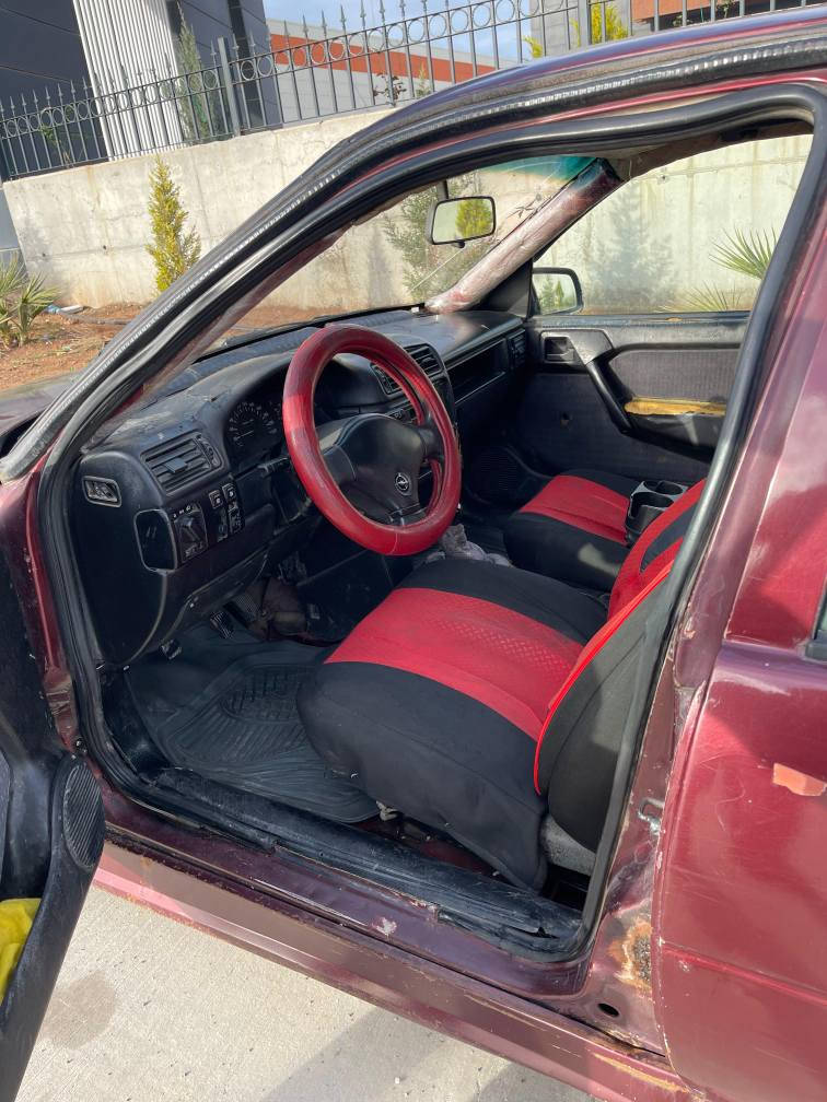 سياره فيكترا سندوق مه كينه 20  سه نه وي كه سك اصلي .گێر و مە کینە بشە رت دە ین و دزی بشە رت تایێر جدید هێتە ر شغال سعر 14وە ره قه و نیڤ ومەجاڵ  *********** سميل, دهوك
