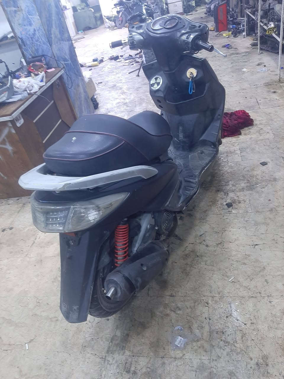 شونك شباب دراجه فحل نوزل لبيع دراجه كلشي شغال بيه صالنصه تك بوشه زوج كلاجات دراجه بلديه سعره ٤٥٠وبيه مجال حك لجيه تعال خاص وتدلل مكان شعب


**إذا كنت صاحب هذا الإعلان وتريد حذفه لأي سبب، رجاءا أرسل رسالة إلى الدعم الفني**