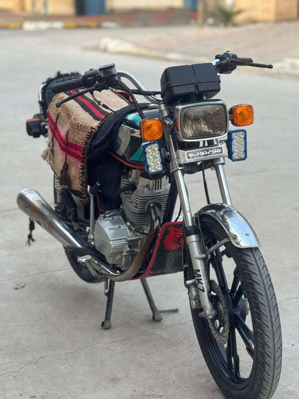 سلام وعليكم دراجه مكز موديل 21 كلشي بشرط دراجه مابي اي نقص كهربائيات كله شغال نكره سلف  سعر 625 بي مجال قليللل ***********
