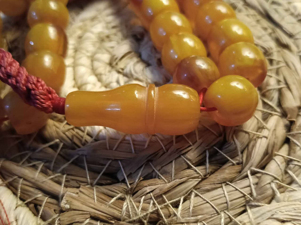 سندلوس باكستاني قديم كصة ذروية 
حجم المسبحة ( كفية ) دون الوسط بغداد, العراق


**إذا كنت صاحب هذا الإعلان وتريد حذفه لأي سبب، رجاءا أرسل رسالة إلى الدعم الفني**