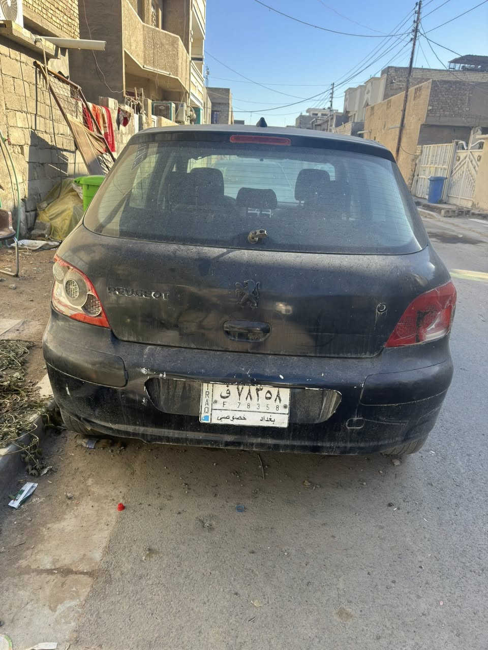 السلام عليكم ورحمة الله وبركاته
بيجو 2006للبيع سيارة نضيفة كشره نضيف 
وداخله نضيف ومحرك وكير محور كورلا 
سيارة ما تشتغل على وضعه ابيع متروكة 
سعر ١٥ ورقة وبيه مجال رقم 
***********
