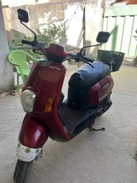 دراجه للبيع كابريتر نضيفه السعر 375 وبيه مجال بسيط. 07721637254