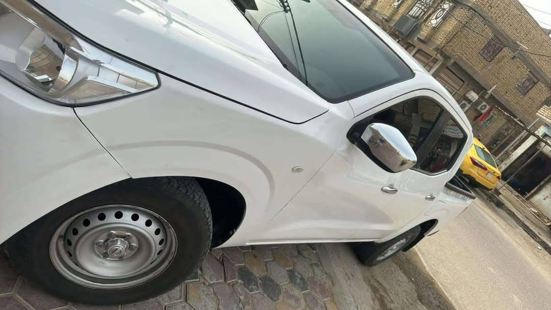 سلام عليكم بيكم نيفاره مديل 22 اوتماتيك 
رقم نكليزي بغداد  مكانها بصره 
مبدل بيها جاملغ و بنيد بدون داخل مثل ما موضح بل سونار 
سعر /190
بيها مجال حك جيه بس 
***********
