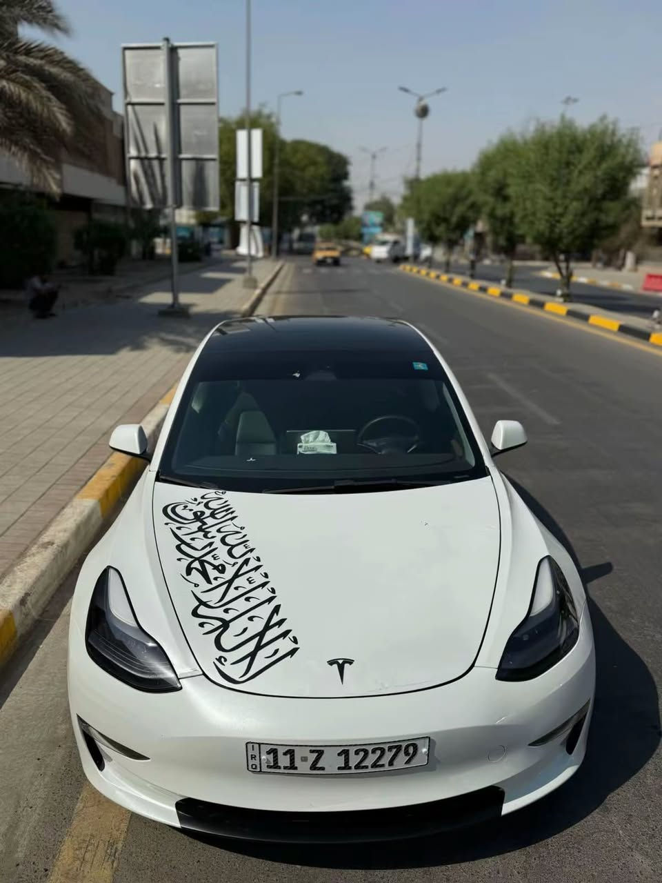 السلام عليكم للبيع تيسلا موديل ٢٣ 
***********
