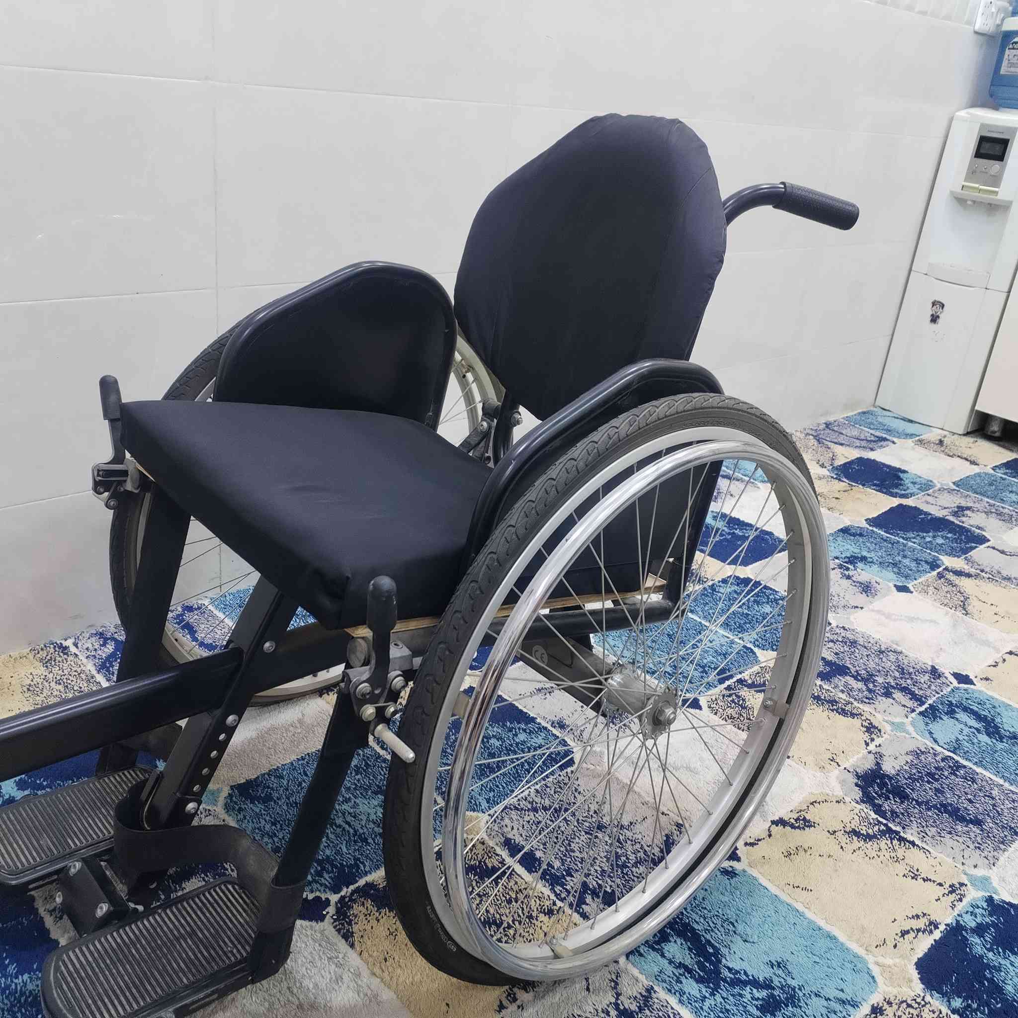 كرسي متحرك عدد ٢ واحد حمام واحد تفصال ***********
