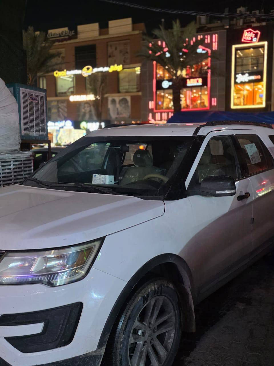 فورد اكسبلور 2017  رقم اربيل دولي
7 راكب 
6 سلندر محرك جديد مال كصة
السيارة نظام بانزين مع غاز منظومة متكاملة 60 لتر 
فور ويل  
تحكم ستيرن 
3 قطع تبريد 
محرك مكفول 
كير مكفول 
تايرات جدد 
رقم الشاصي مع السونار مرفق
مكان السيارة بغداد 
السعر 175 
***********
