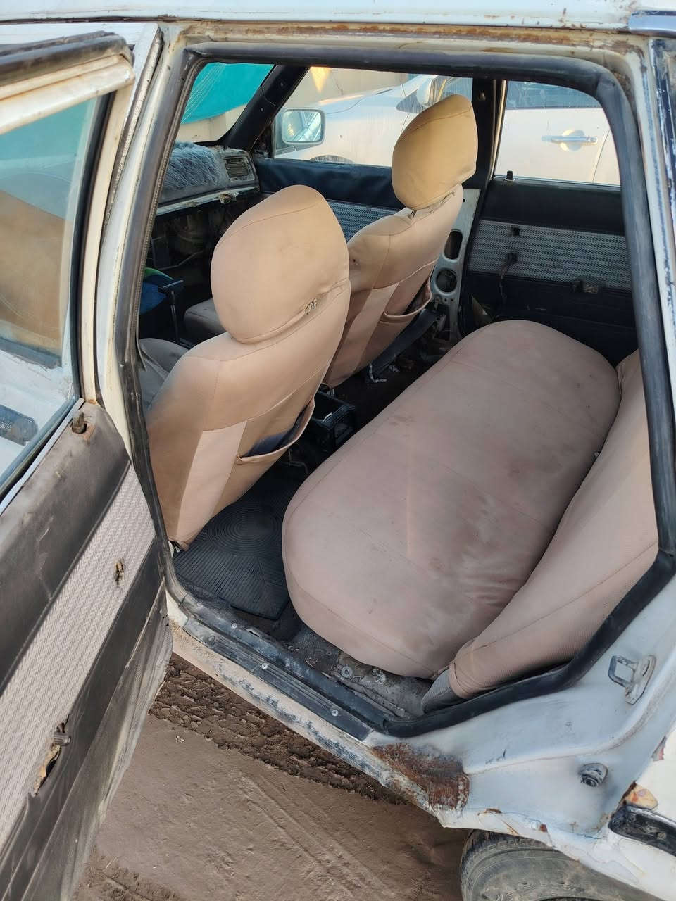 كورلا معوقين 
كير محرك شرط محرك كامري ابو الچف شرط 
رقم صدامي سنويه قديمه ساقطه صاحبها بكركوك بس ماندله 
السعر 10وبيها مجال قليل شرط ترايك بغداد لان هيه اجت من النجف هيه 
السياره حاليا موجوده 
#بقاعده سبايكر 
***********
***********
