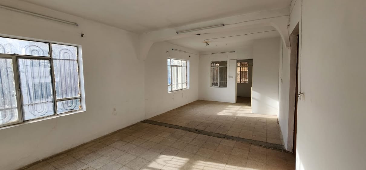 #مكتب_الاتحاد_لتجارة_العقارات_والمقاولات 🏛
          🏛⭐️ دار  الإيجار  تجاري ⭐️ 🏛
◀️الموقع القادسية الثانية 🏛️

◀️ المساحة  240متر 🏠

◀️ركن  🏠

◀️ طابقين10غرفه  🏠
_____________________________
                   🏛مكتب الاتحاد للعقار 🏛
  الفرع الاول       شارع المصارف الرئيسي 
                             قرب أرشد الزيباري 

الفرع الثاني        حي الصديق الاولى
                      بداية سايدين البحرين 
                     ⭐️☎️***********     .       
       م.عبدالله العبيدي
