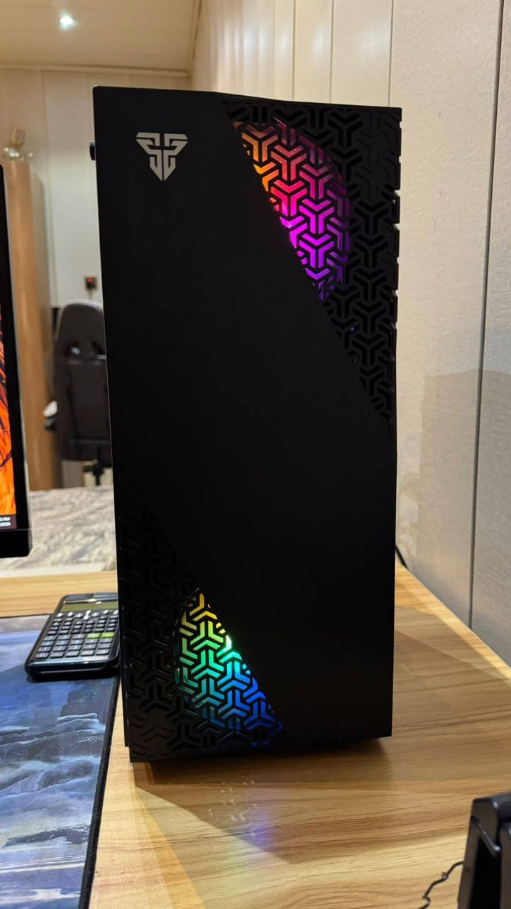 السلام عليكم 
PC للبيع مكاني بغداد  التواصل عبر واتساب ورصيد 
***********
المواصفات :
M.B:- H410M H V3 GIGABYTE 
CPU:- CORE i5-10400F
GPU:- RTX 3060 GEFORCE 
RAM:- 8GB 2133MHZ corsair X2
P.S :- 650 WATT ROCKET
M.2 :- 256 GB KINGSTON 
HDD :- 1Tb
MOUSE :- REDRAGON M601 rgb
KEYBOARD :- MEETION MK007 
MONITOR :- AOC 60HZ 27 INCH
