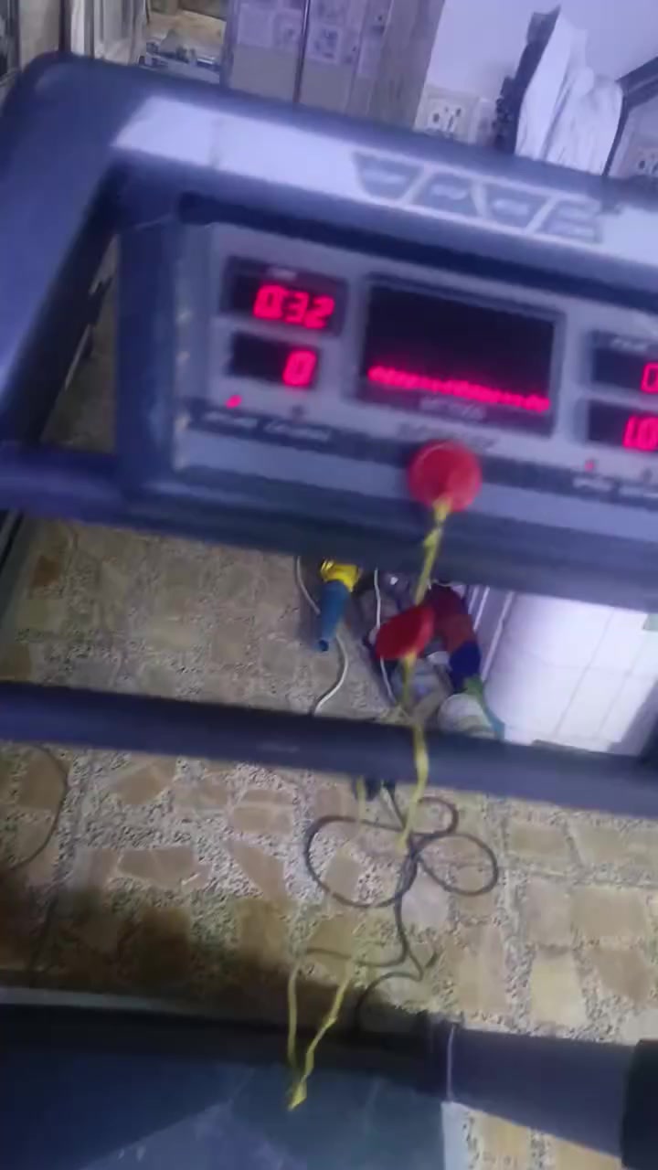 السلام عليكم اجهزه رياضيه العدد اثنين اجهزه مال قاعات وزن ثقيل وين  اليريد وزن ثقيل يجي بيهن قياس المسافه المقطوعه ونبضات القلب والعدد السعرات الحراريه ماطور ضخم   سعر الواحد 300 مكاني بغداد مدينة الصدر وهذا رقمي ***********

