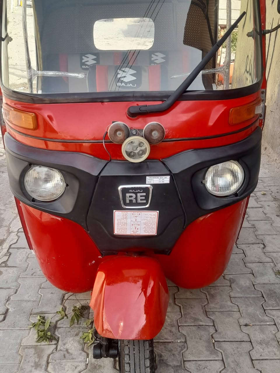 تكتك للبيع موديل ١٩ سنويه ورقم سعرها ٥ملايين و ٧٠٠ ميسان المجر الكبير ***********
