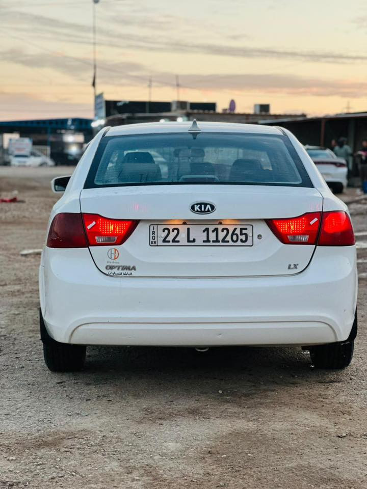 السلام عليكم 
اوبتما 2010 رقم اربيل امريكي باسمي   السيارة بيها ترشرش صبغ والقمارة مصبوغه  ابيعك صبغ عام مكفوله من الگلبة  ، والكص  ، دواخل سليمه    كير ومكينه مكفولات ، حدادية   جديدة  السياره متصرف عليها اي شي 

وبالخير على الياخذها 

عارضها 95ورقة وبيها مجال حك الجية 
مكان السيارة  بابل الشوملي  

***********
***********
