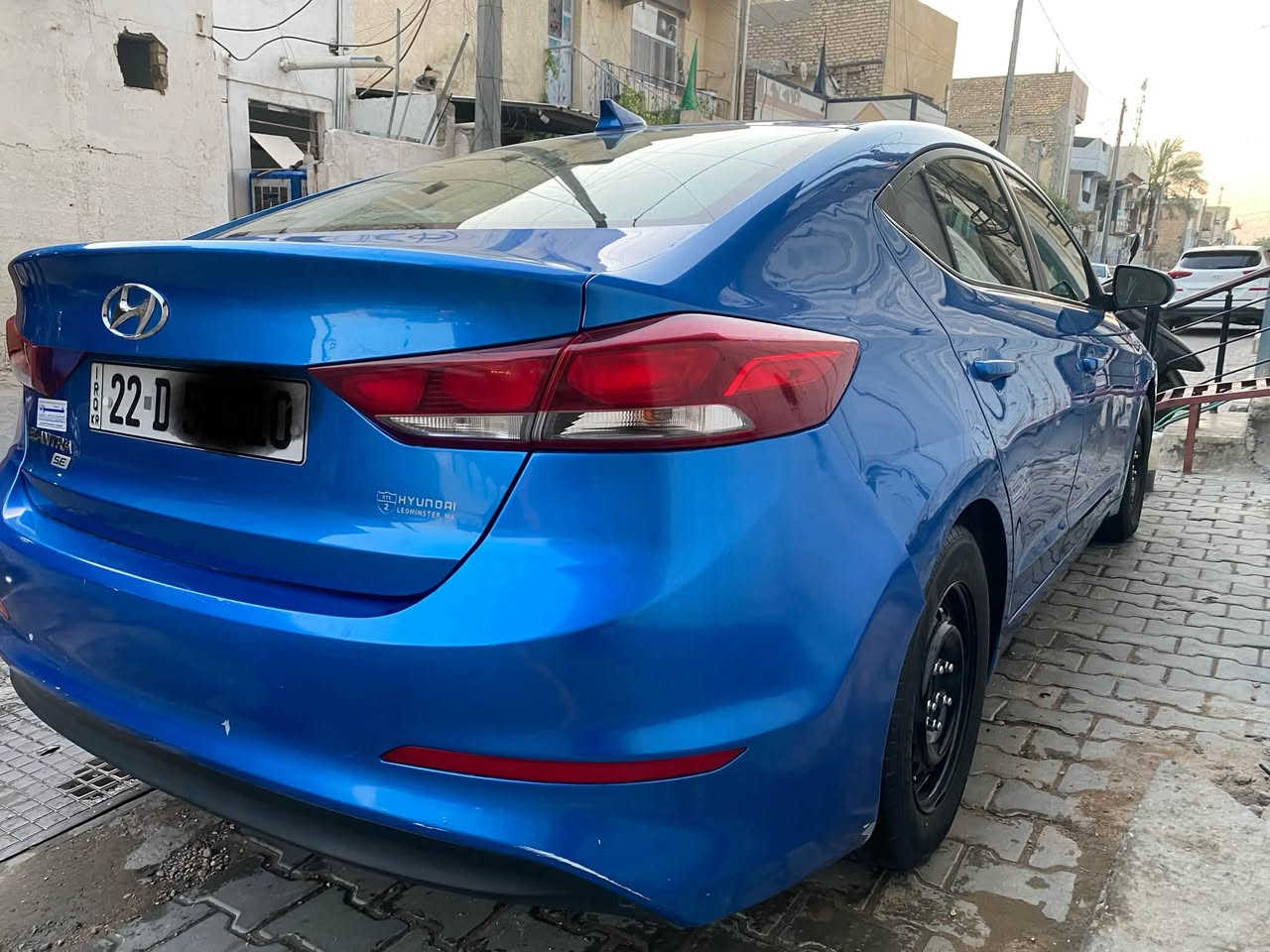 اللنترا موديل ٢٠١٧
كير عادي ٦ نمر رياضي 
مكينه مفتوحه مبدل رواجز   
حادثها بنيد فقط بامريكا + اكو ضربه بالباب عكس السايق + ضربه بالجاملغ الخلفي هم بسيط وما مبين  
السنويه باسمي مكان السياره بغداد الحريه
***********
