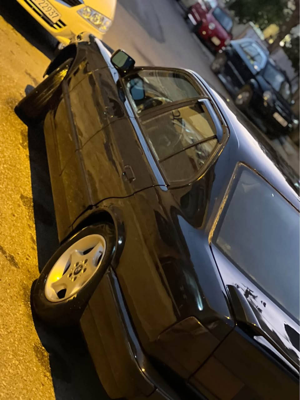 BMW بۆ فرۆشتن یان گۆڕینەوە بە مەلیکەی بڕاوە مۆدێل  ۱۹۹۱ مەکینەی ٥۲٠ گێڕ عادی مەکینە و گێڕ و کارەبایی بە شەرت دوو جام کارەبا بۆیاخی تازە کراوە سەیارەیەکی جایز و بێ مەسرەفە تەقە و رەقەی بەشەرت نرخی ۳۹ معامەلە 
٠۷۷۳٤٠٥۹٥۹۱ السليمانية, العراق
