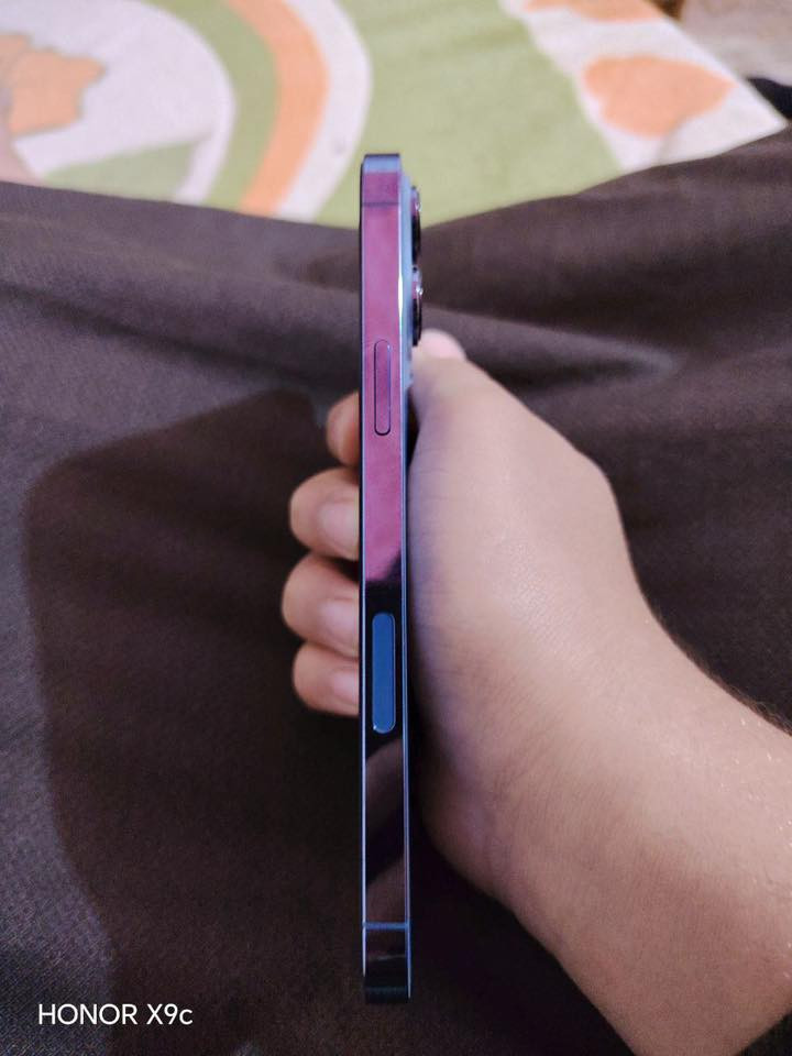 سلام عليكم شباب ايفون 13برو ماكس ذاكره256  كامل ملحقات بطاريه 91مكفول من كلشي السعر 750يستفسار تصال ***********
