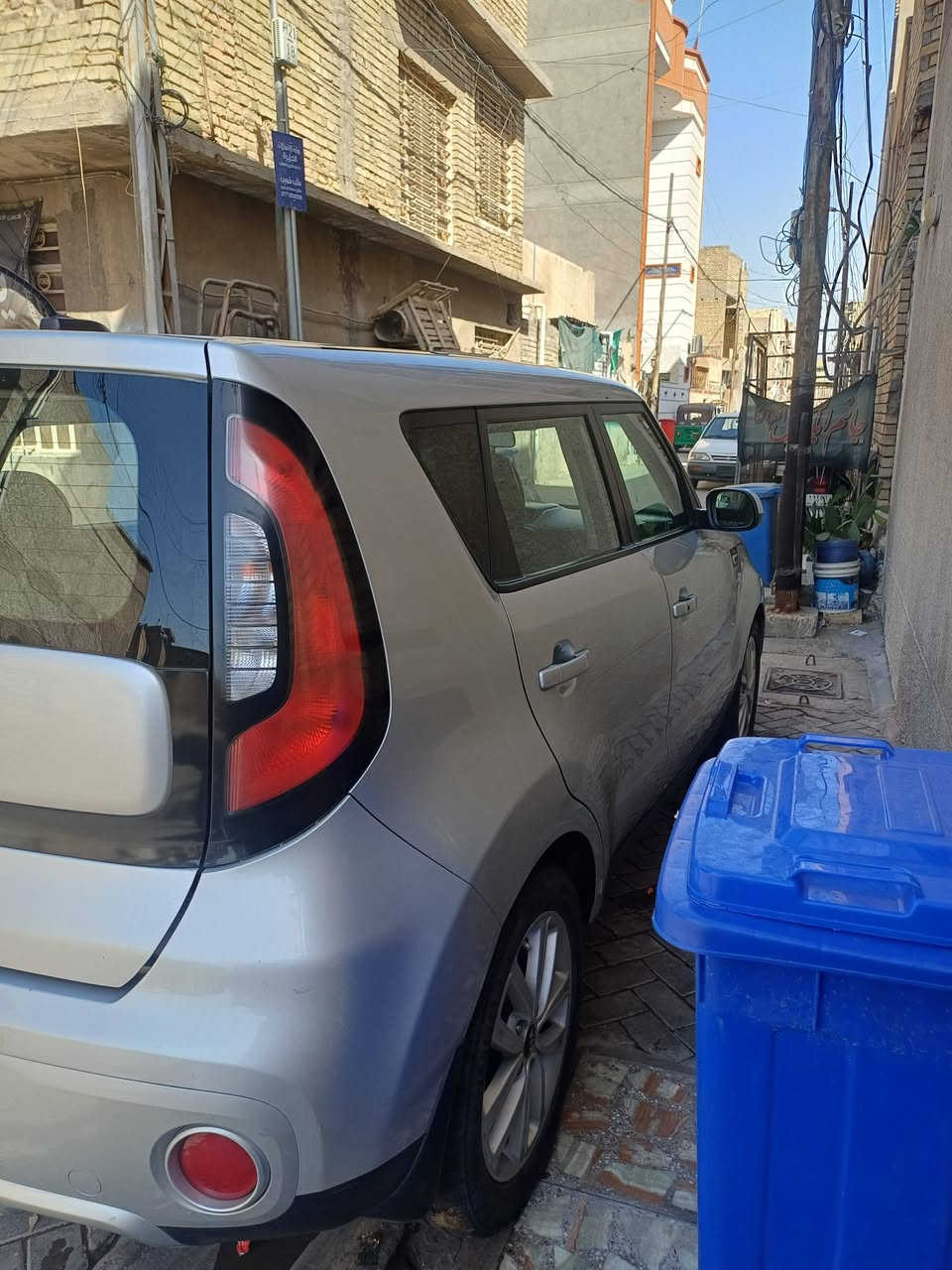 كيا صول 2018 وارد امريكي محرك 2000 رقم بغداد  سيارة جديدة تبريد ثلج ماشية 76 قابل لزيادة تشغيل بصمة شاشة كبيرة سستم سماعات هارمن كاردن المرغوب  حادث بنيد وجاملغات الامامي ايرباك سليم وشاصي سليم لغد سليم مكان السيارة بغداد مدينة الصدر . السيارة بسمي تحولي ثاني يوم السعر 120 لتواصل ***********
