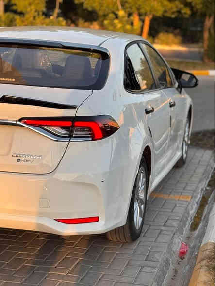 السلام عليكم 
تويوتا كورولا خليجي 2024 هايبرد 
  رقم بغداد بأسمنه تحويل مباشر 
    ماشيه 23 الف كيلو فقط 
سياره جديده وبدون اي نقص وضع شركه 
كفاله من الضربه والصبغ والبارد والتبديل 

فول مواصفات : 
( فتحه ، محرك 1800 هايبرد ، رادار ، تحديد مسار ، كشنات جلد ، شاشه ، كامرا ، اوتو هولد ، 3 وضعيات قياده ، تحكم استيرن ، بصمه تشغيل وابواب ، ) 
وباقي المواصفات المعروفه 

السعر : 146 و بيها مجال جدا بسيط 
المكان : بغداد / الكرخ / حي الحسين 
الهاتف : ***********  ( متوفر واتساب ) ✅ بغداد
