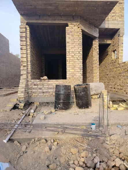 مشتمل للبيع طابو صرف مساحته 100 متر بناء جديد كامل انماء ومجاري مكانه كلش حلو قريب عالشارع كافه الخدمات يحتوي على غرفه وهول ومطبخ واستقبال وصحيات داخليه وخارجيه خارطه حلوه سعره مناسب مقارنه بالاسعار (سعره ٧٠)اوبي مجال اليمه العنوان /بابل /ناحيه ابوغرق حي الجواد قريب من شارع البثويني الاستفسار اكثر مراجعه مكتب حجي سيف العقارات نستقبل كافه العروض (*********** حلة
