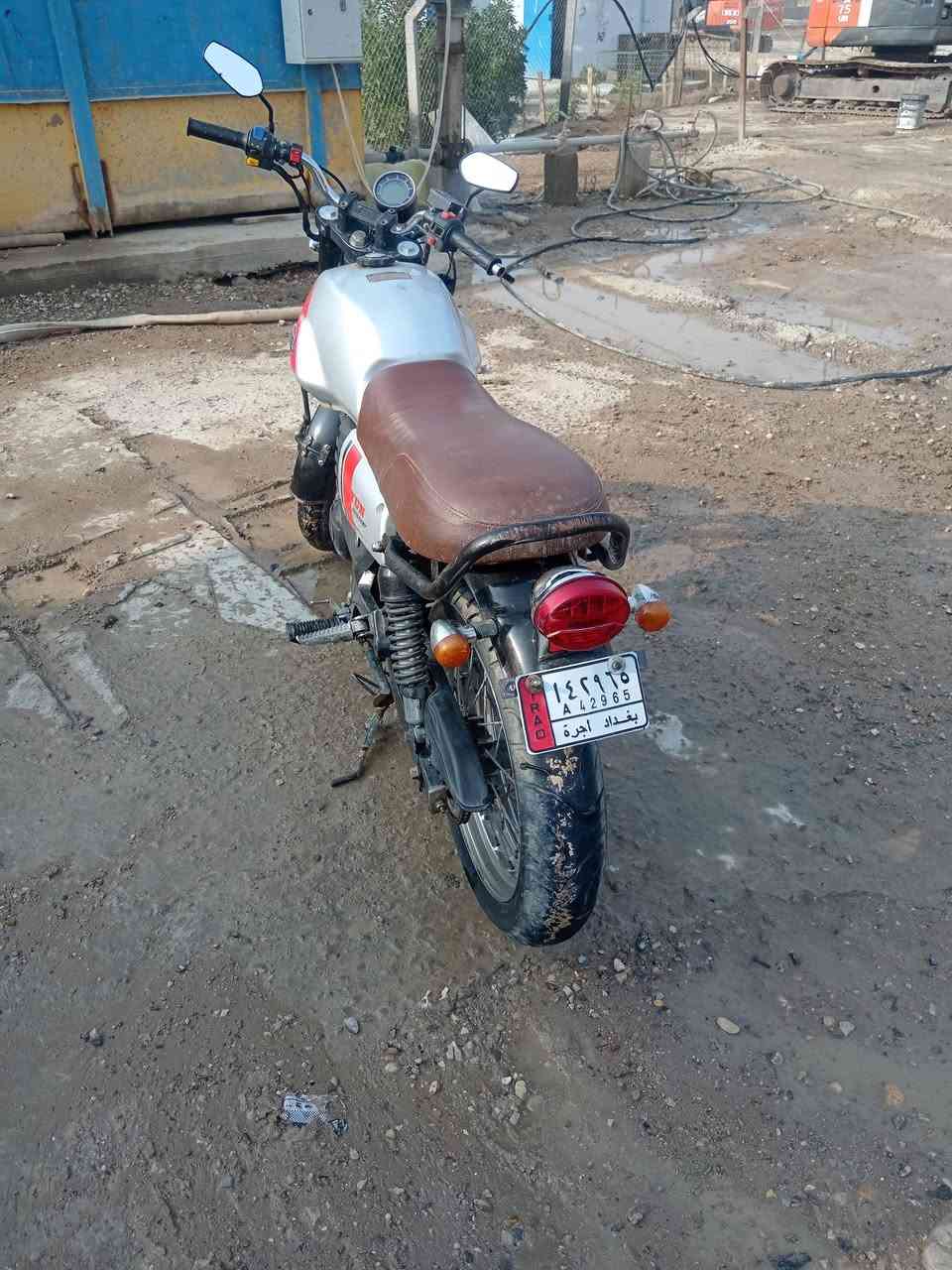 سلام عليكم دراجه لايتي 21مكفوله اوراق دراجه على وضع الشركه مكان كوت سعر مليون وربع وبيه مجال ***********
