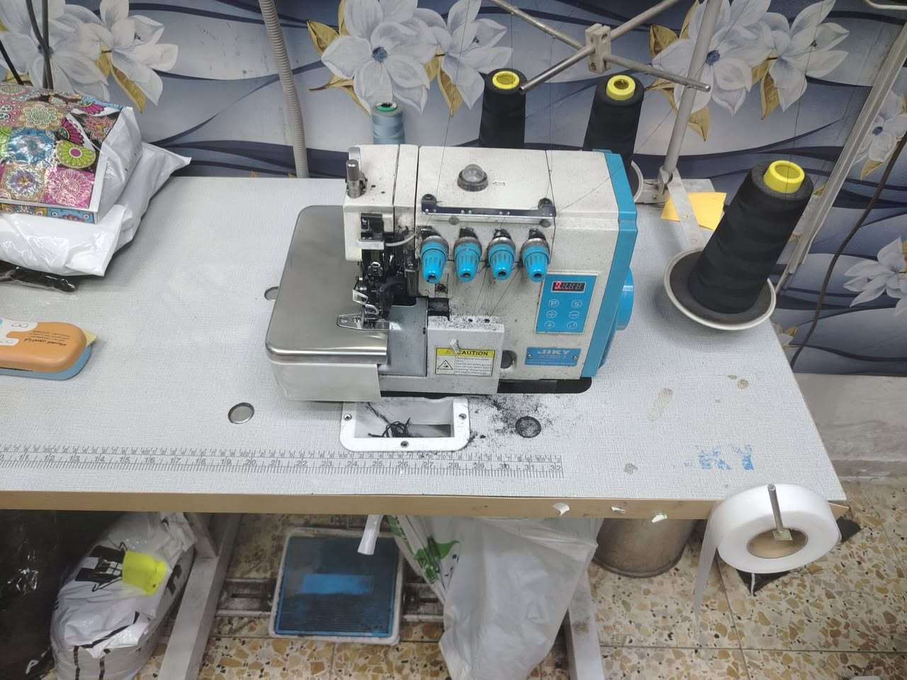 مكينة خياطة وافر
الحاله جيده 
***********
