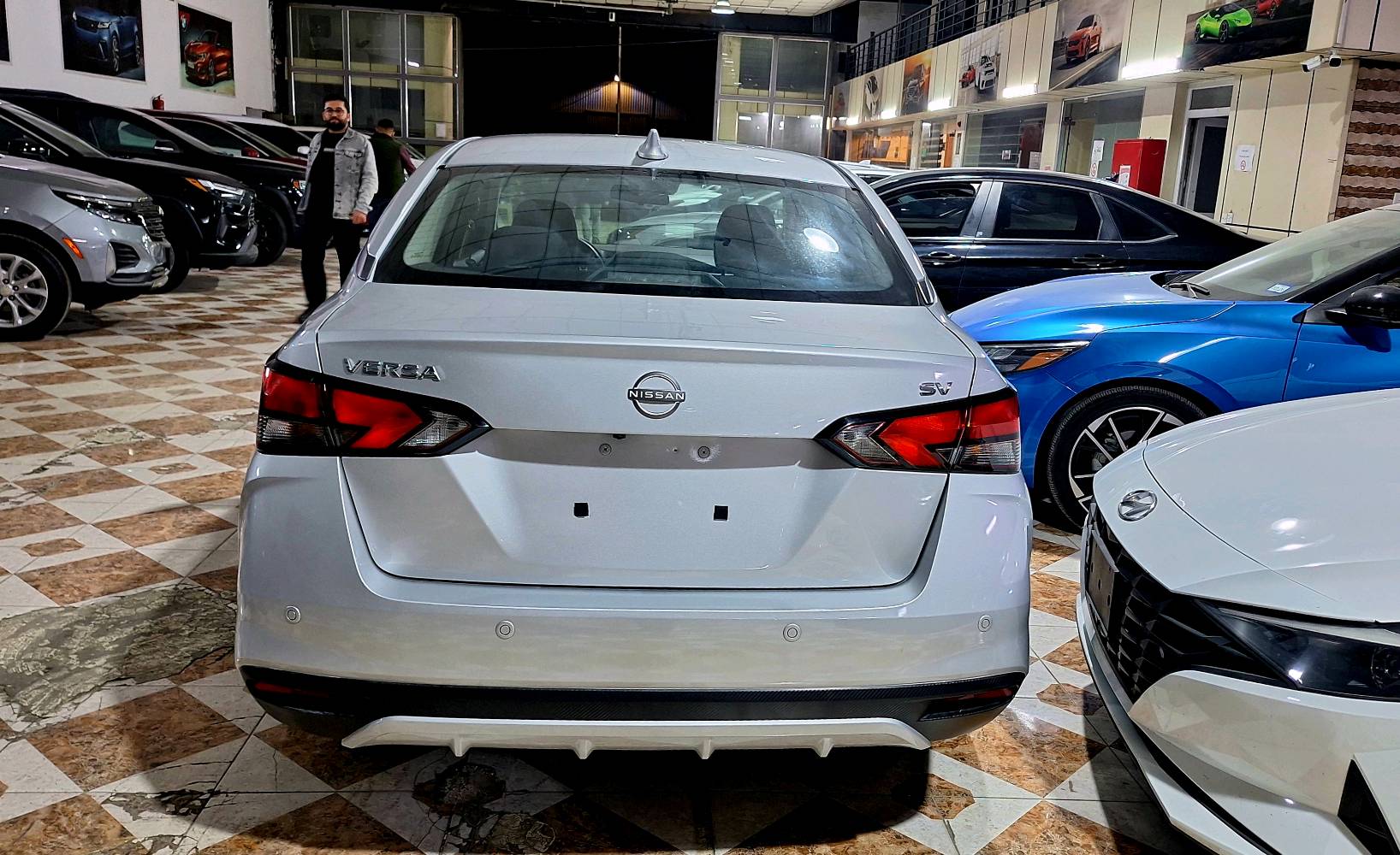 نيسان ڤيرسا  SV 2023

رەنگ سلڤر 
بصمه،  شاشه و كامیرا،  حەساسی پشتەوە،  شحن وايرلس، پێنج رادار،  راداری خەتی جادە، سوکان فوول کۆنترۆل،  گێچ ئەلکترۆنی،  ویل کرۆم،.....
مەکینە ١.٦ی ،،، ٤ پستن 
٤٩٠٠٠  رۆیشتیە 
چاملغی پێشەوەی لای سەکن و دەرگای سەکن بەبیلاد گۆرایە.
تەنها بستەک روکنی دەرگای پشتەوە لای سەکن بۆیاغە. 
ئێرباگی سوکانی تەقیە و بلادی چاککرایتەوە 
ژمارە کاتیە و ٢مانگی لەگەلە 
شوێن هەولێر 

موبایل،  واتساب،  فايبر 
***********

xxxxxxxxxxxxxxxxxxxxxxxxxxxxxx

نيسان ڤيرسا 
٢٠٢٣ SV

اللون سلڤر 
بصمة، شاشة و كاميرا ، حساس خلفي، خمس رادارت، مانع الاصطدام الخلفي والامامي، شحن وايرلس، ويل كروم بلادي، تحكمات ستيرن، گیچ الكتروني. 
مكينة ٤ سلندر، حجم ١٦٠٠ تنفس طبيعي. 
ماشية ٤٩٠٠٠
جاملغ و باب الامامي عكس السائق مبدلات بلادي 
صبغها فقط شبر بزاوية الباب الخلفي عكس السائق. 
ايرباك ستيرن ومبدل ومسستم بلادي.
مكان السيارة اربيل ويترقم شمالي.

موبایل،  واتساب،  فايبر 
***********