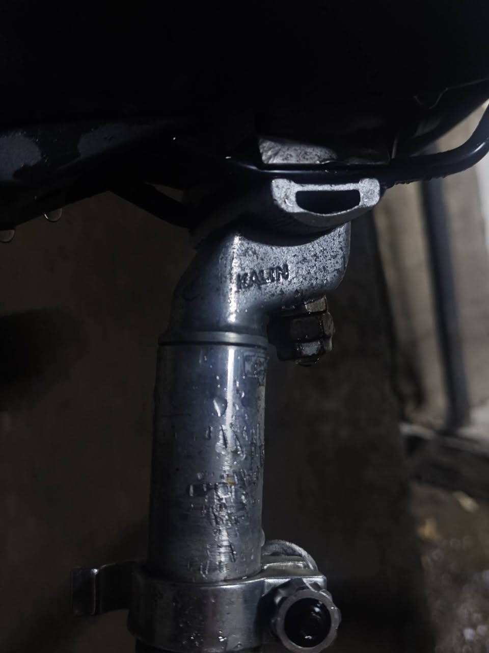 سلام عليكم بايسكل مختم ياباني حاوية
مكينة شيمانو 7 سرع
نقص فقط ستاند 
سعر 80 بي مجال حك الجية 
للتواصل ***********
مكاني البياع الرسالة الثانية
