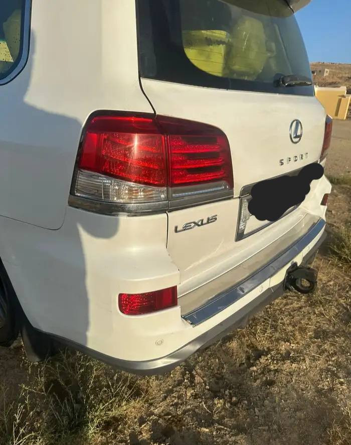 السلام عليكم ورحمة الله🌹

للبيع تويوتا لكزز ياباني اصلي 

موديل 2012 اصل بلادي بانزين

Sport 5700 LX حجم المكينه

ابيع على حادثها الي بصوره كير والمكينه مكفولات وظع الشركه

الشاصي مكفول بدون ظئرر 

مكينه شغاله والكير شغال بشرط

ماشيه 120000 الف اصلها بلادي

مكفوله من الصبغ والكص سابقأ

السياره استعمال شخصي اكفلها عدا الحادث الي موظح بلصورة ويرباطات طاكه
 

 رقم اربيل🚩 نكليزي الجديد باسمي شخصيأ

كفاله عامه من كلشي ظربه وصبغ وشخط قبل الحادث 

السعر 📍(( 150$ ورقه )) فقط ,وبيها مجال 

ملاحظه:::# توصل اي محافظه تريدها 
 حسب الاتفاق طبعأ

للاستفسار اكثر اتصال أو وتساب 

***********
