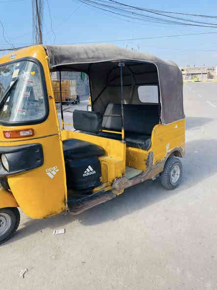 عليكم 
تكتك موديل 17  شهر 3 
مرقم بغداد نكليزي تحويل ثاني يوم 
تكتك معمره تعمير درجه اولى يراد فقط تصبغ وتطلع للشغل بيها 
تكتك مكينه 20 
تخم تاير جديد جواها 
سلف جديد ضفيره اماميه باتري جديد 

مكاني واسط قضاء الصويره 
السعر مناسب الي يريدها يجي خاص او يتصل 

          (((((((( ***********)))))))))))
مكاني واسط قضاء الصويره الي موشراي لا يراسل ولا يتصل فدوه رحتلكم
