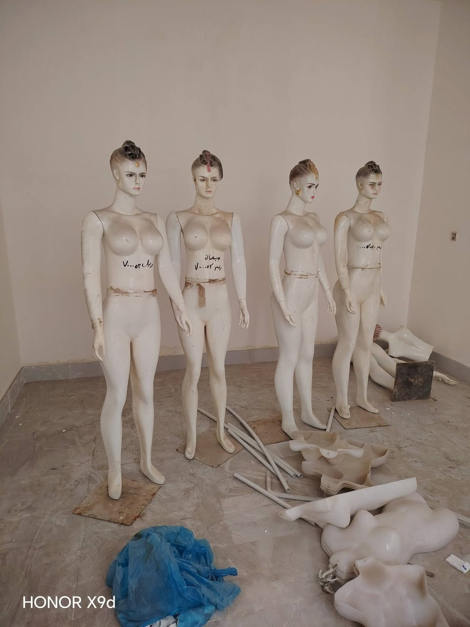 السلام عليكم للبيع
ملكانات
***********
