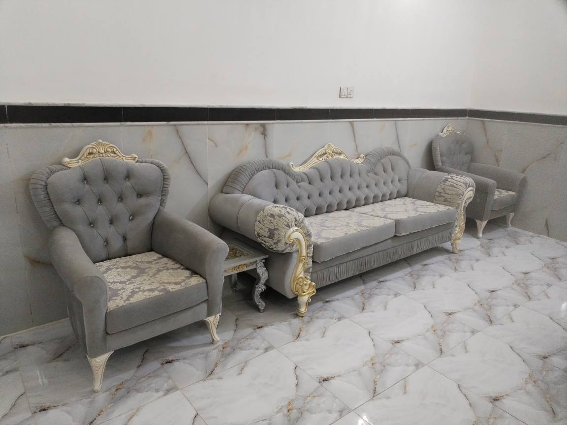 السلام عليكم تخم تركي باله ثقيل 10مقاعد ويا سيت طبلات للبيع رقم *********** عمارة, ميسان
