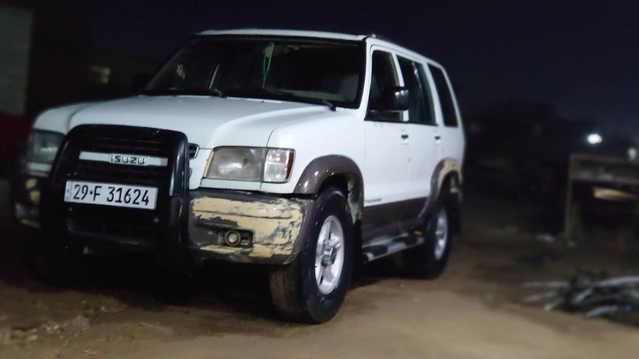 سلام عليكم ازوزه مديل 2001 مكينه ففتي نص عمر 
رقم واسط بأسمي 
سعر 55وبيه مجال /***********
