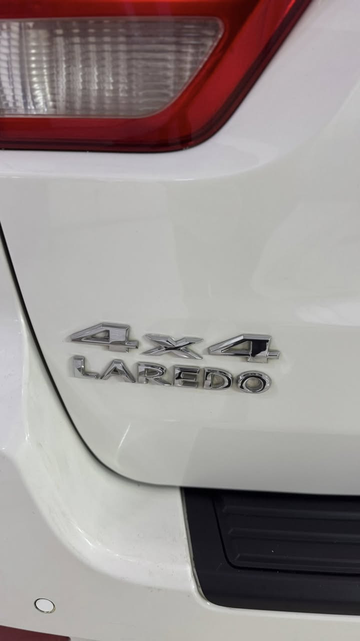 جيب لاريدو موديل 2012
سيارا فول فول بس ماعادا بانوراما
كوشين كهرابايي شاشا كبير بسما4x4
سيارا بيا جاملغ كدام شبر بونيت بدون دواخا 
بدون ارباك بشرط 
مكينه كير مامفتوح بشرط 
ماشي ١٧٠ خقيقي 
راقام سنوي جديده بسمي سيارا
واتس اب فايبر موجوده
مكان سيارا اربيل شارع ١٠٠ داخل معارض
***********
