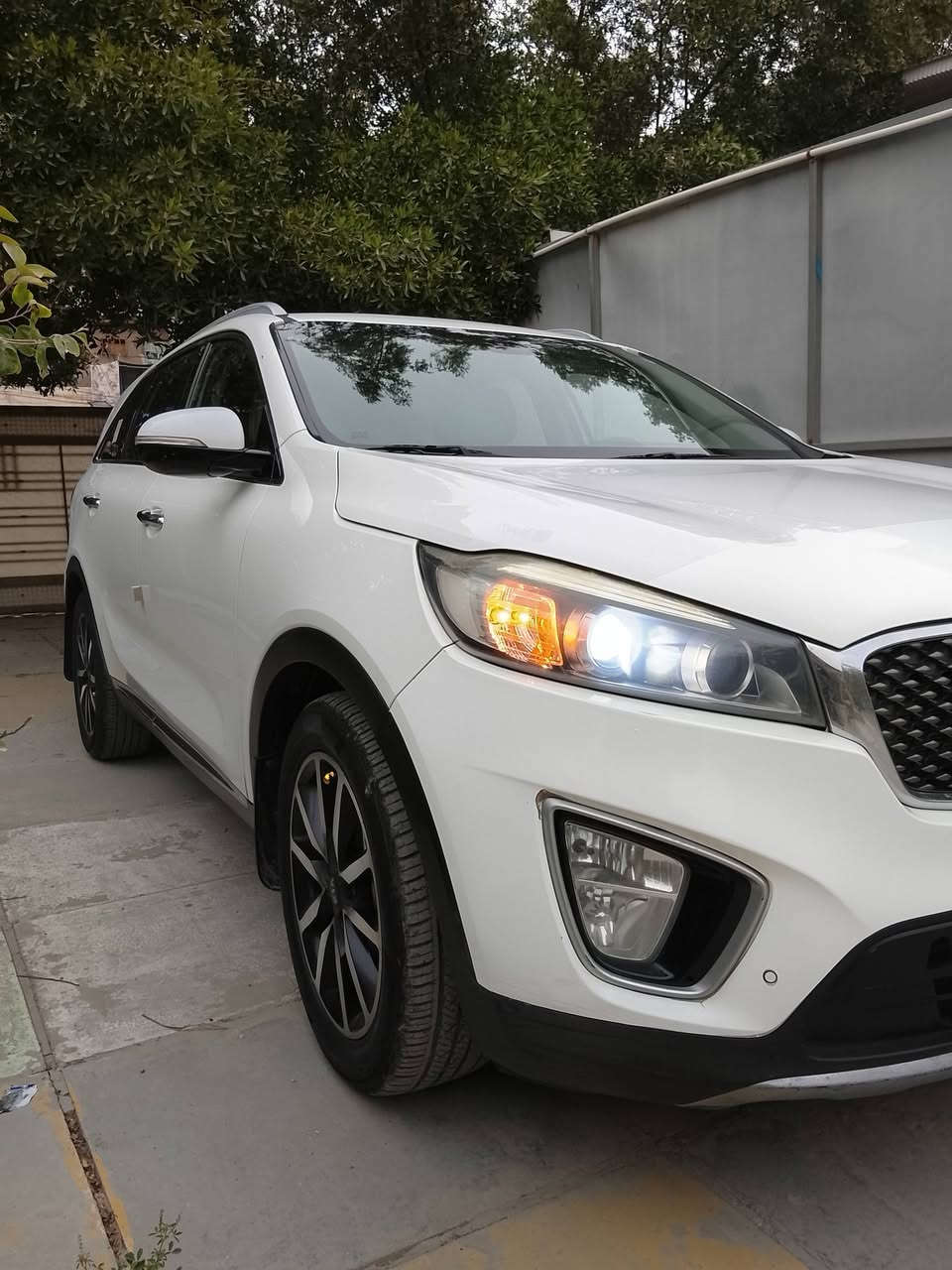 سورنتو 2016خليجي السياره مكفوله بيه بارد باب السائق وبارد باب الصندوق كير محرك حداديه مكفول منضومه تبريد جديده   بيه شخوط باب السائق  المواصفات  مري شفط ترحيب عند الاقتراب مودات قياده حساسات امامي خلفي السياره جاهزه كلشي ما ناقصه رقم اربيل تريد تحويل تريد وكاله السعر (215) وبيه مجال مكاني بغداد الزعفرانية  ***********
